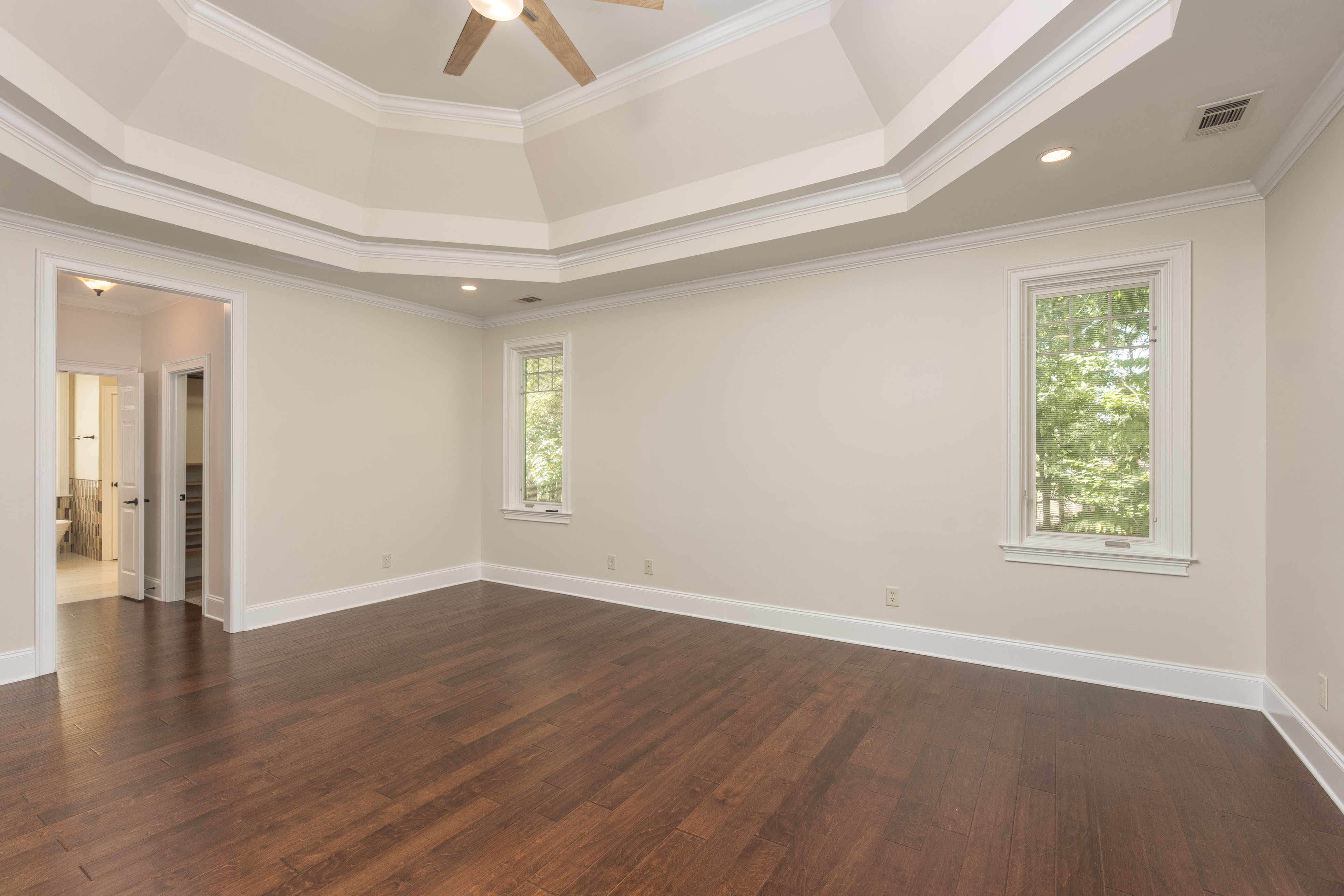 1001 Walton Way image 27